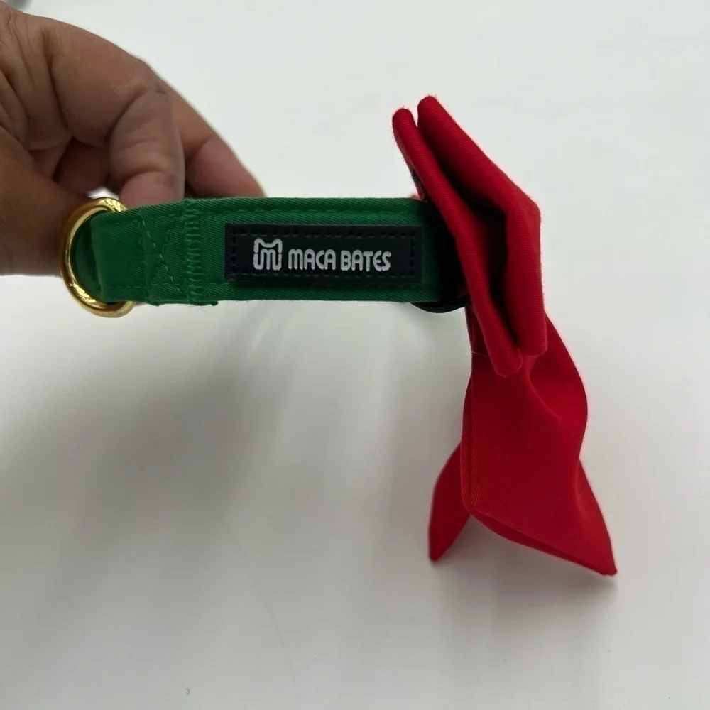 Maca Bates Christmas Red Green Dog Collar with Bow Tie NWOT